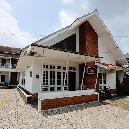 Reddoorz Near Moro Mall Purwokerto Exterior photo