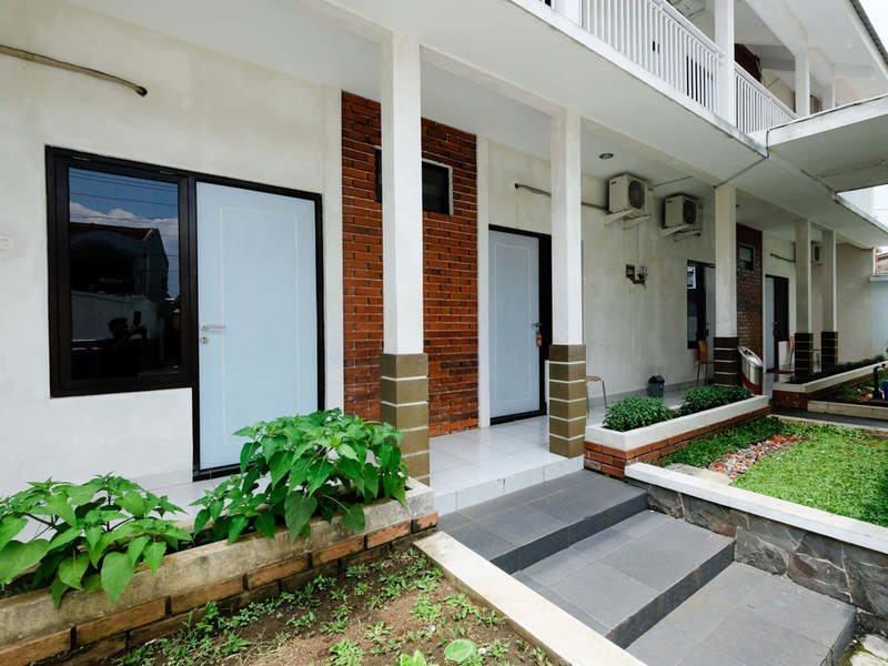 Reddoorz Near Moro Mall Purwokerto Exterior photo