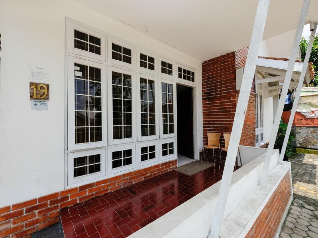 Reddoorz Near Moro Mall Purwokerto Exterior photo