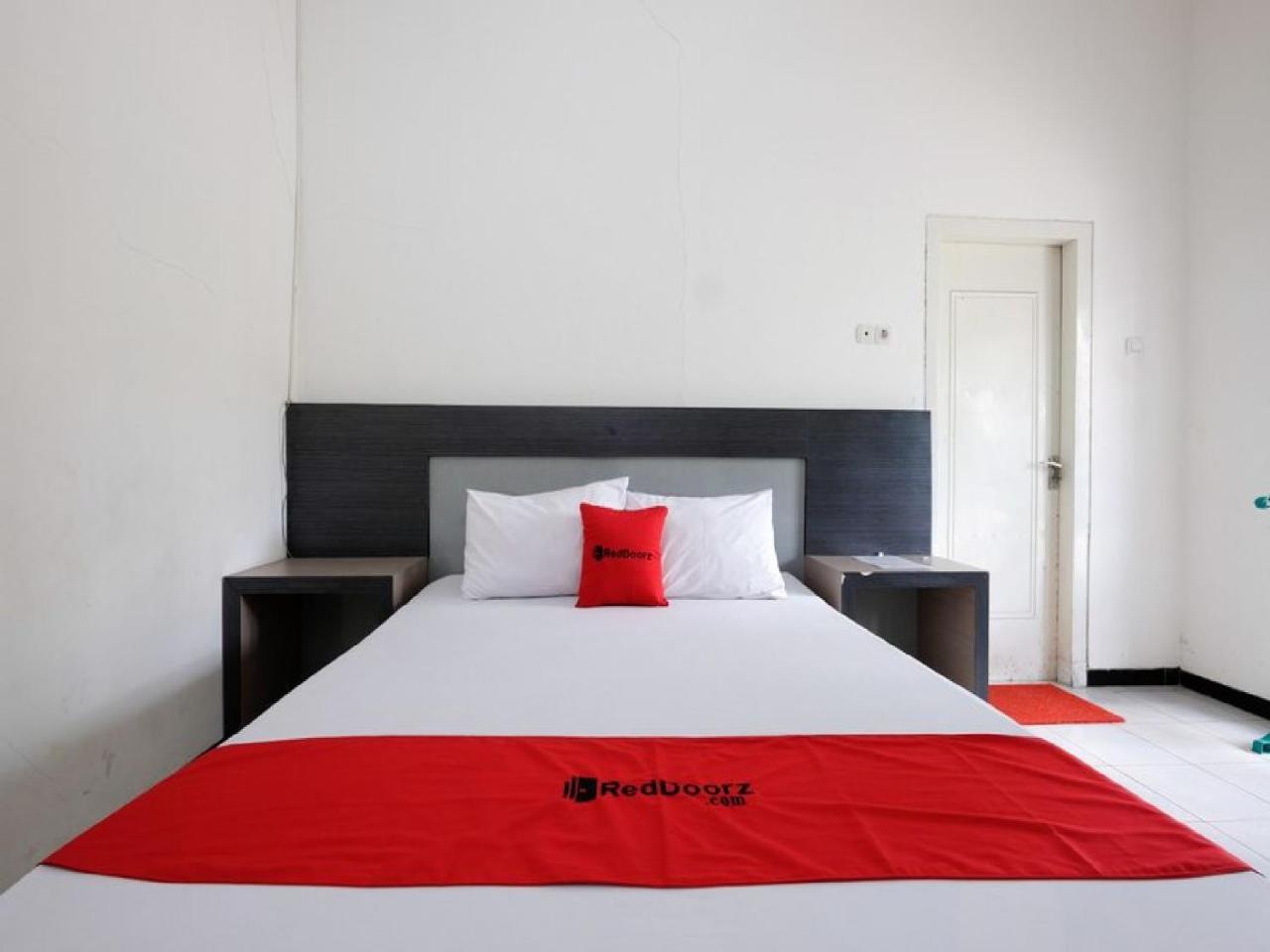 Reddoorz Near Moro Mall Purwokerto Exterior photo